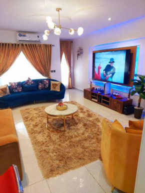 Professionals Friendly with Work Station PS5 & near Beaches